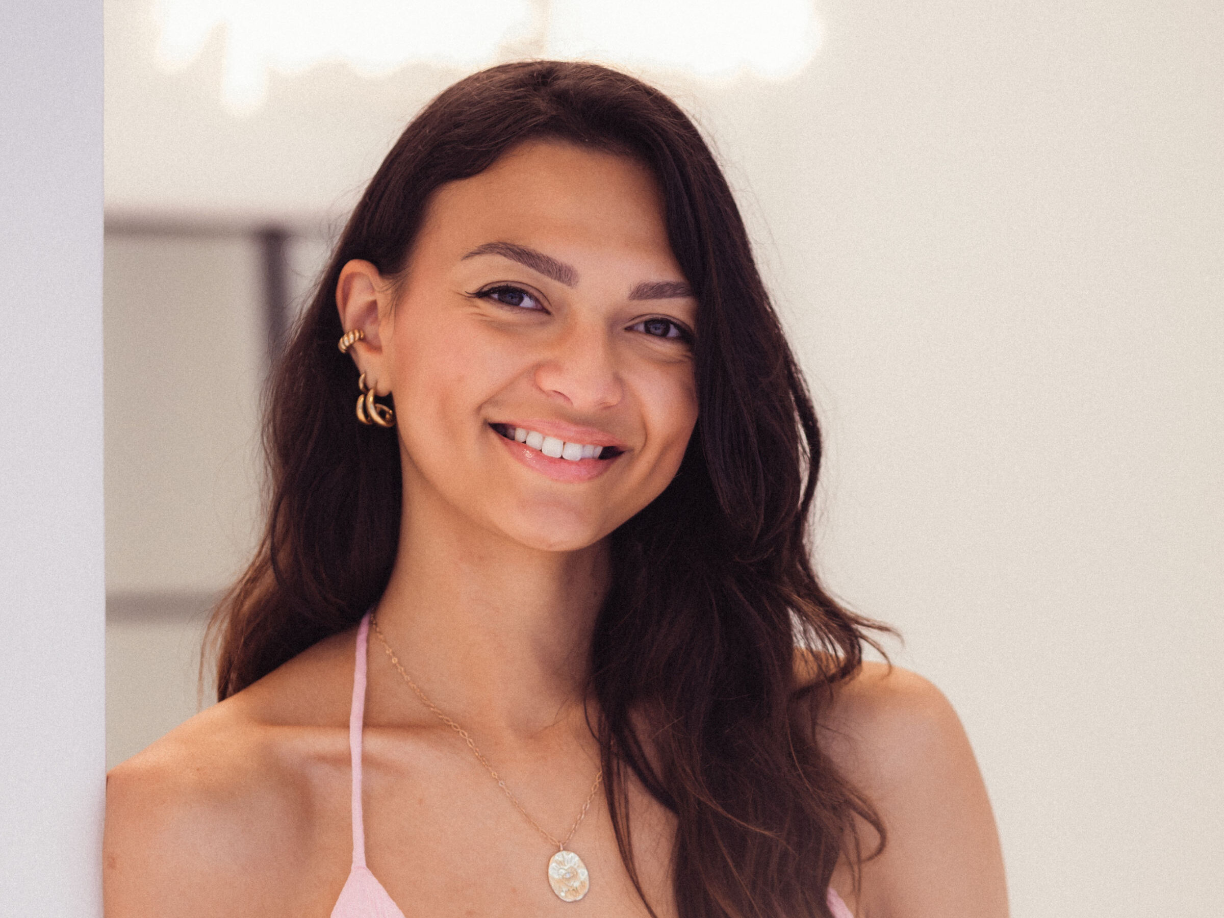 Tatiana pratique la sonothérapie et le yoga depuis plusieurs années et partage son expérience avec passion et bienveillance.